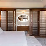Santa Catalina A Royal Hideaway