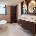 Santa Catalina A Royal Hideaway
