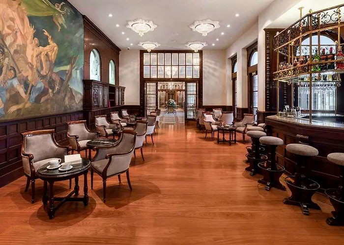 Santa Catalina A Royal Hideaway