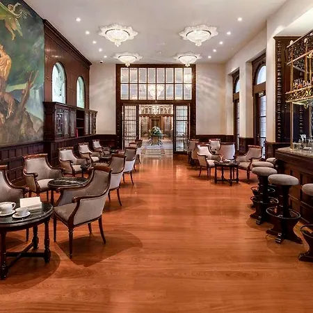 Santa Catalina A Royal Hideaway